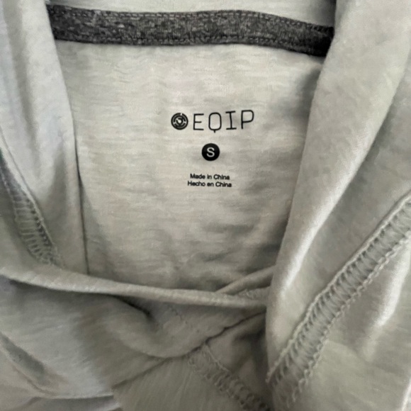 Men’s gray thin hoodie/shirt by Eqip. Long sleeves, size S. NWT. - Picture 3 of 3